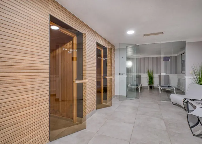 Strandgruen Golf- & 3*