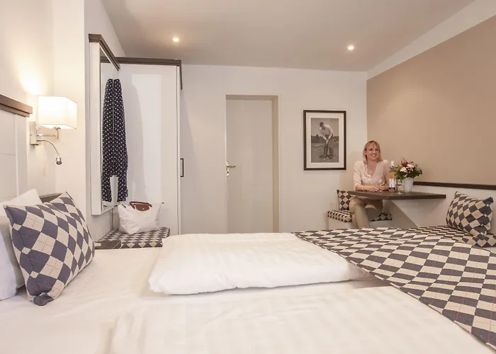 מלון Strandgruen Golf- & 3*