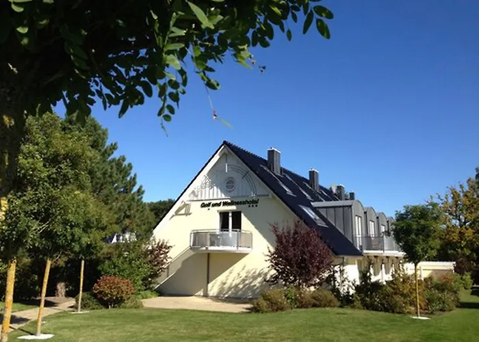 Strandgruen Golf- & Hotel